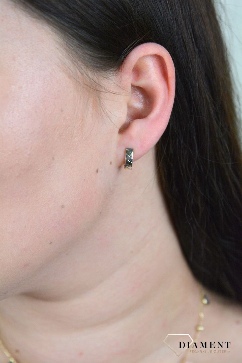 Złote kolczyki grawerowana powierzchnia z białym zlotem KL 6206.jpg